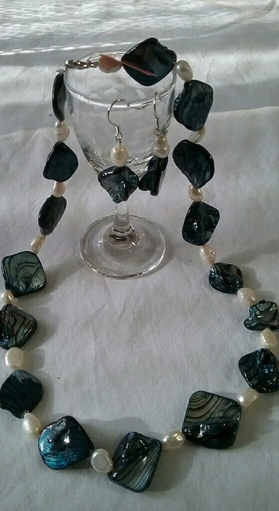 Shell/Pearl/STERLING SILVER Necklace/Earring Set